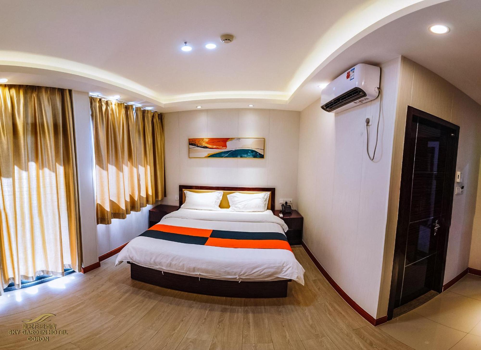 Sky Garden Hotel Корон Екстериор снимка